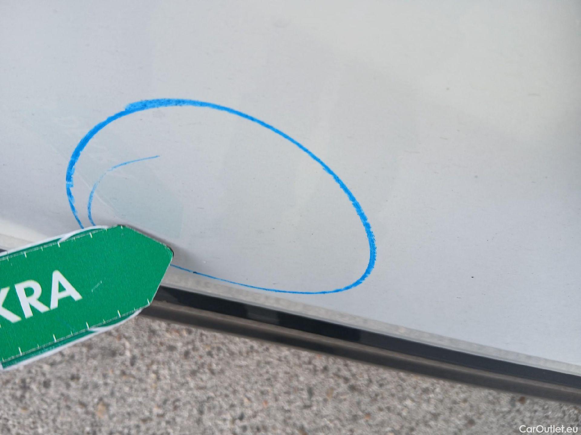  Audi  Q2 AUDI  / 2016 / 5P / todoterreno Design 30 TFSI 85kW (116CV) #18