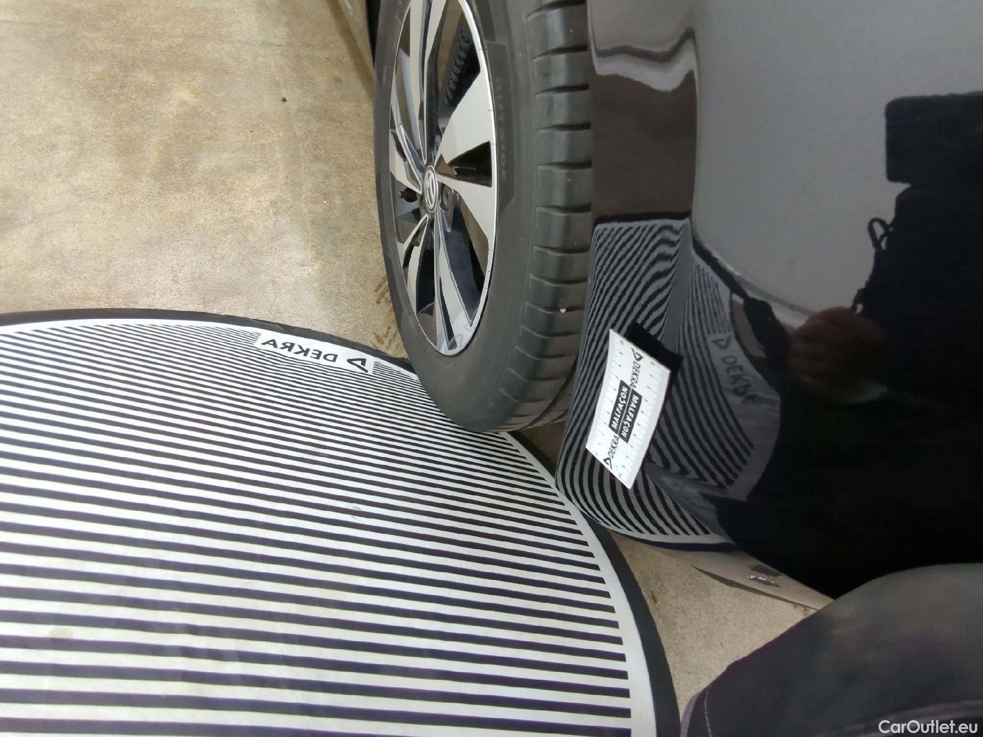  Volkswagen  Polo VOLKSWAGEN  / 2017 / 5P / Berline 1.0 TSI 95 Lounge #24