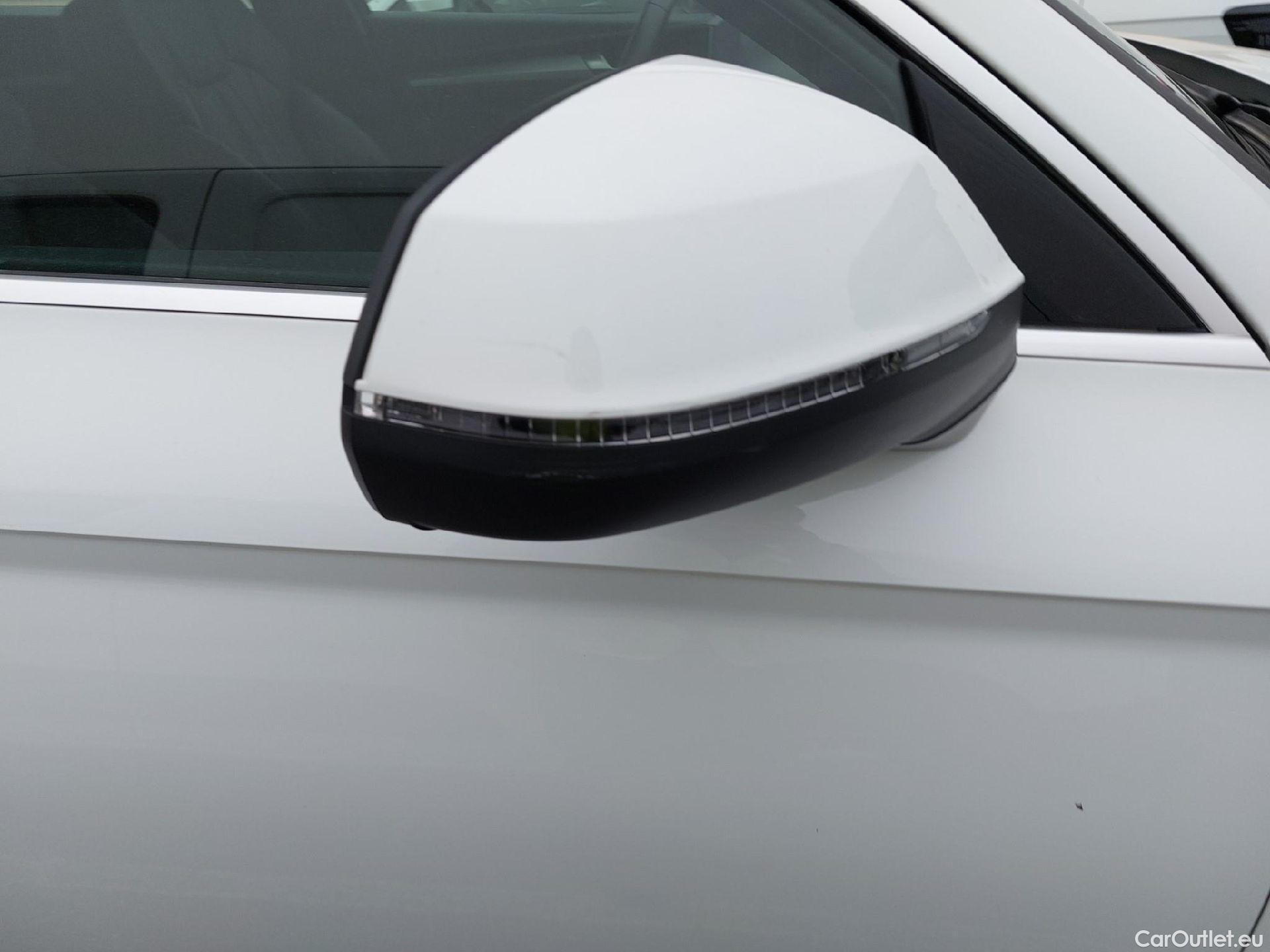  Audi  Q5 AUDI  / 2020 / 5P / todoterreno S Line 50 TFSI e quattro-ultra #33