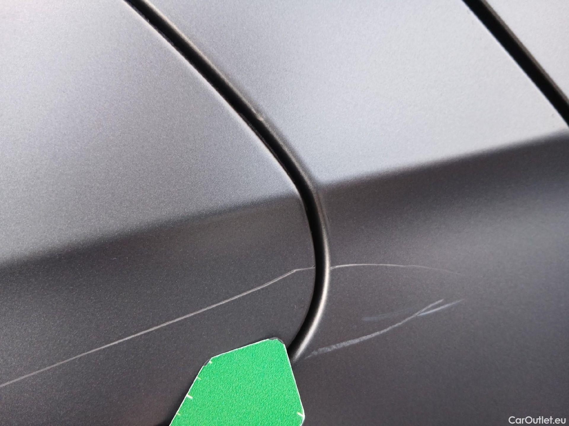  Bmw  Serie 1 BMW  / 2019 / 5P / berlina con portón 118i #33