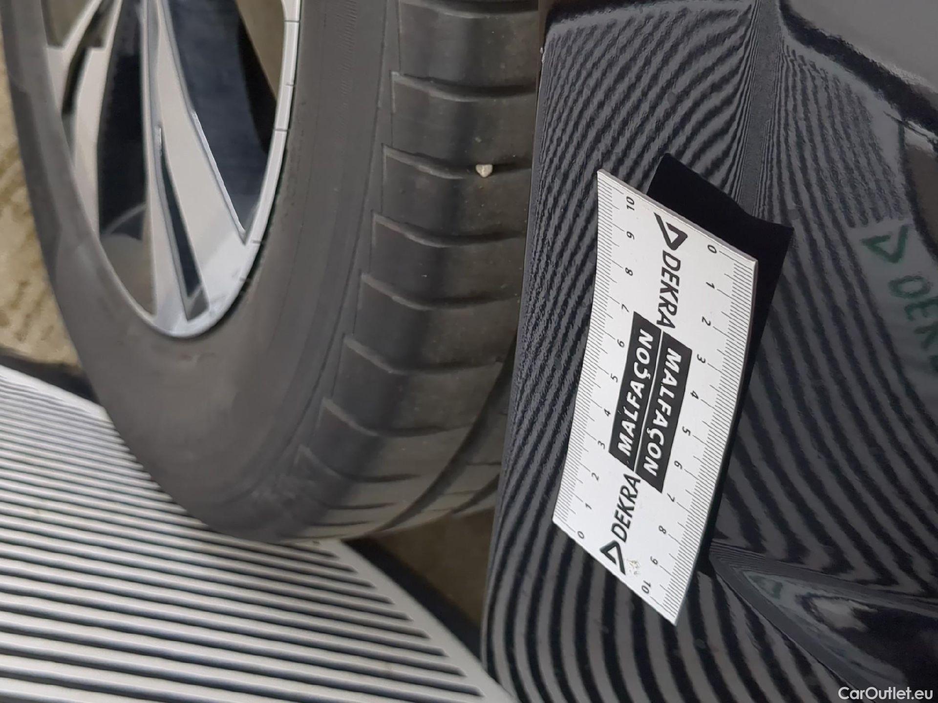  Volkswagen  Polo VOLKSWAGEN  / 2017 / 5P / Berline 1.0 TSI 95 Lounge #23