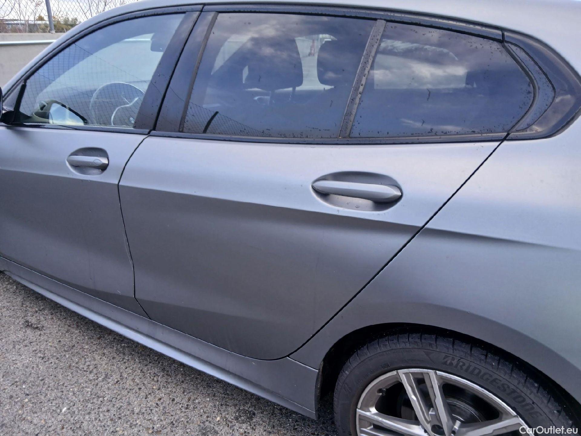  Bmw  Serie 1 BMW  / 2019 / 5P / berlina con portón 118i #17