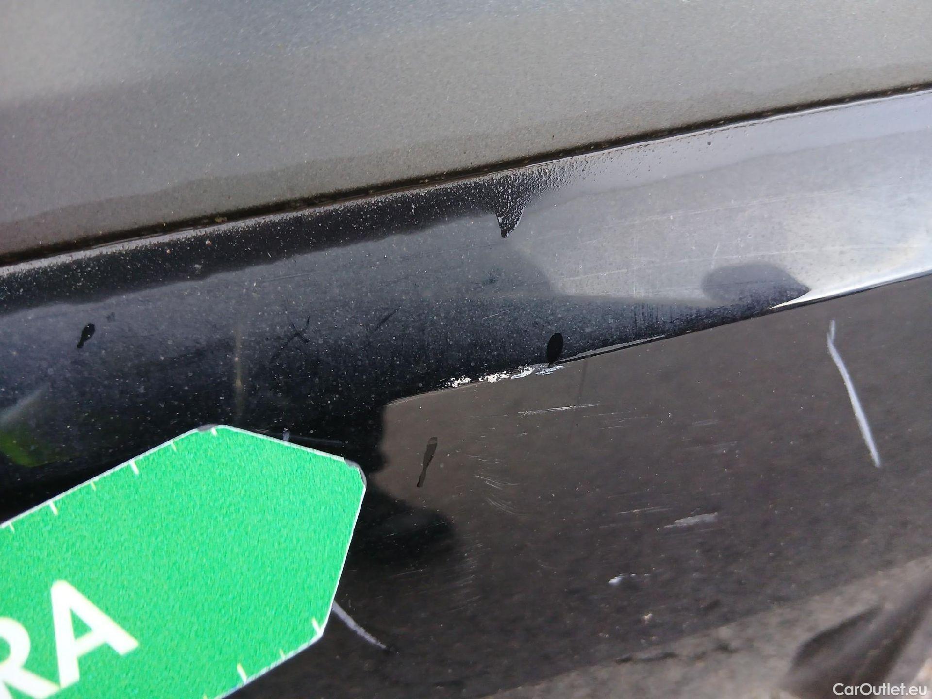  Bmw  Serie 1 BMW  / 2019 / 5P / berlina con portón 118i #23