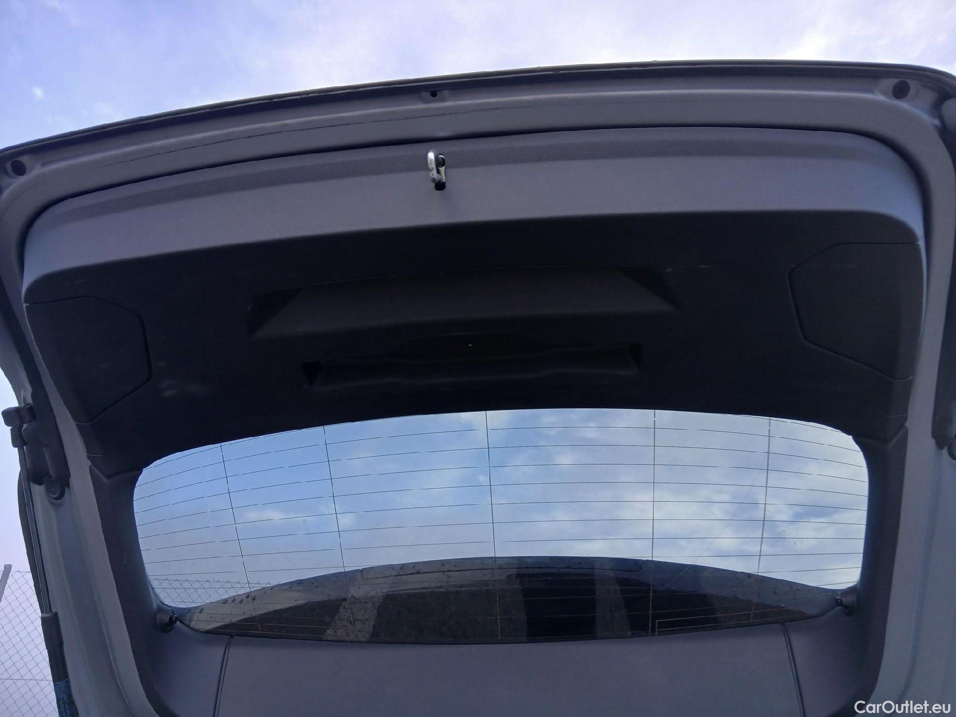  Bmw  Serie 1 BMW  / 2019 / 5P / berlina con portón 118i #25