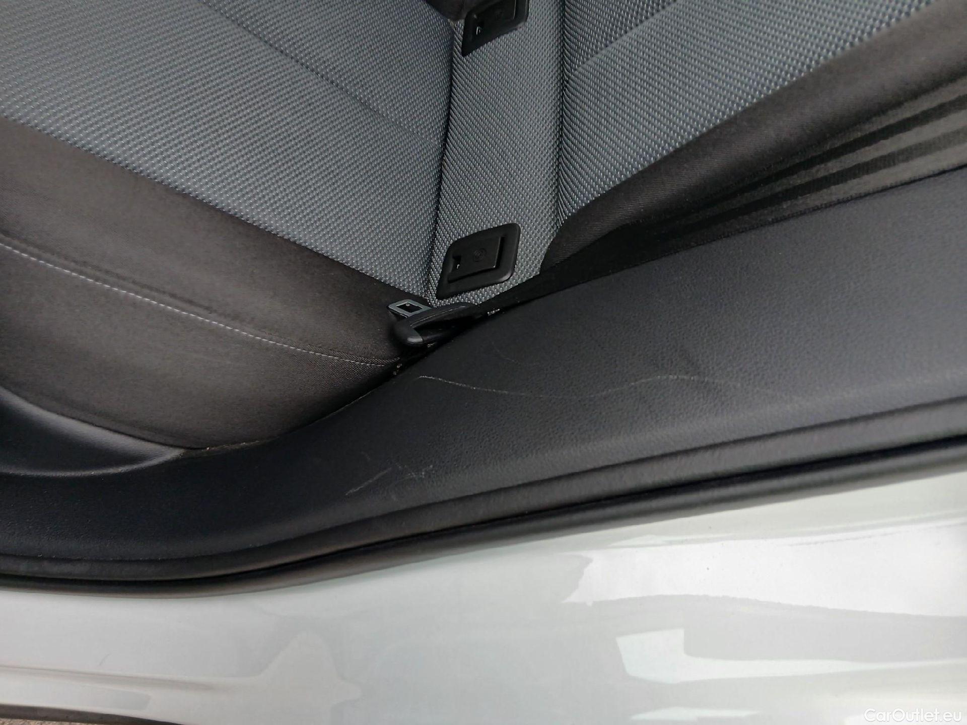  Audi  Q2 AUDI  / 2016 / 5P / todoterreno Design 30 TFSI 85kW (116CV) #4