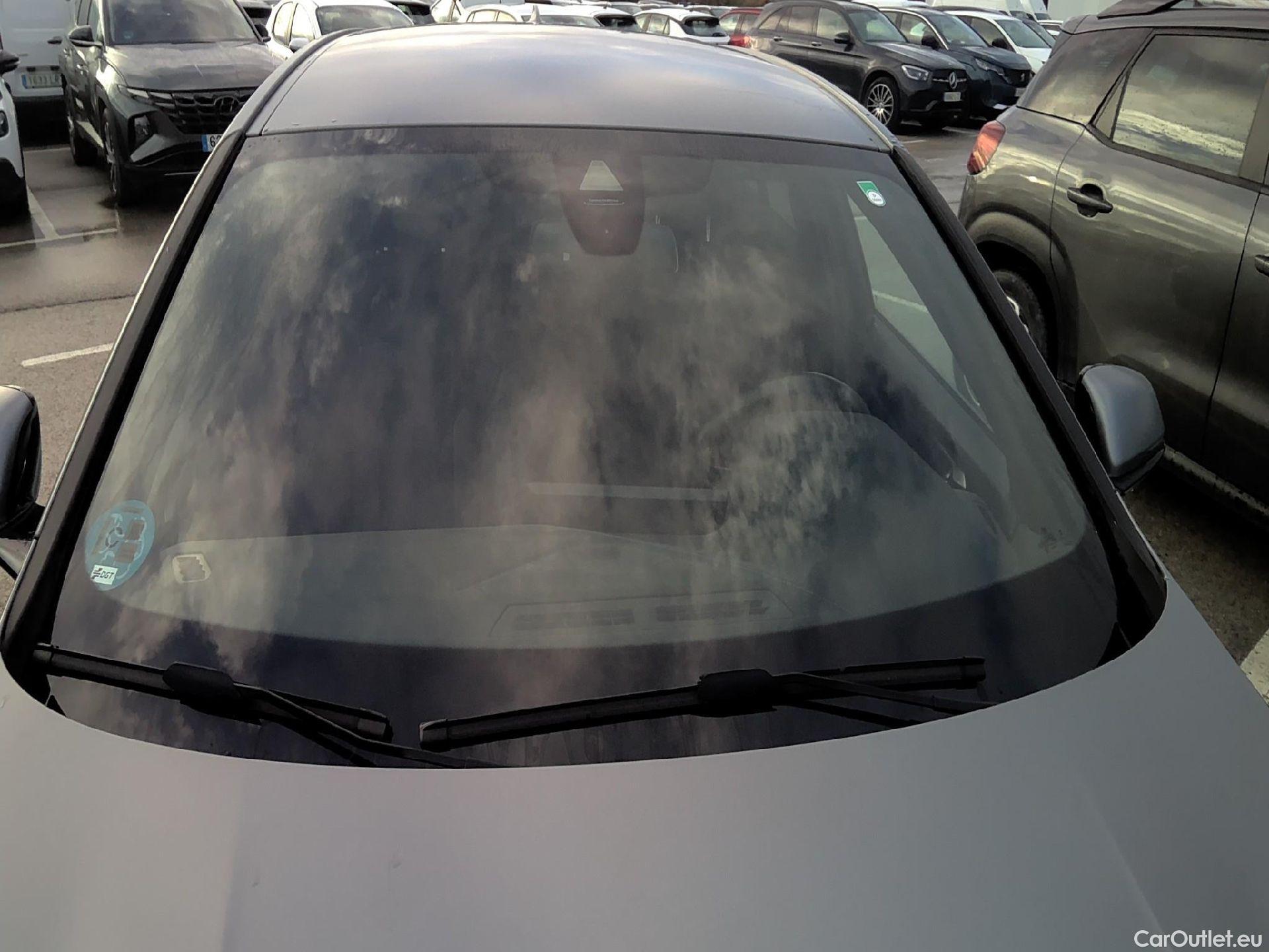  Bmw  Serie 1 BMW  / 2019 / 5P / berlina con portón 118i #1