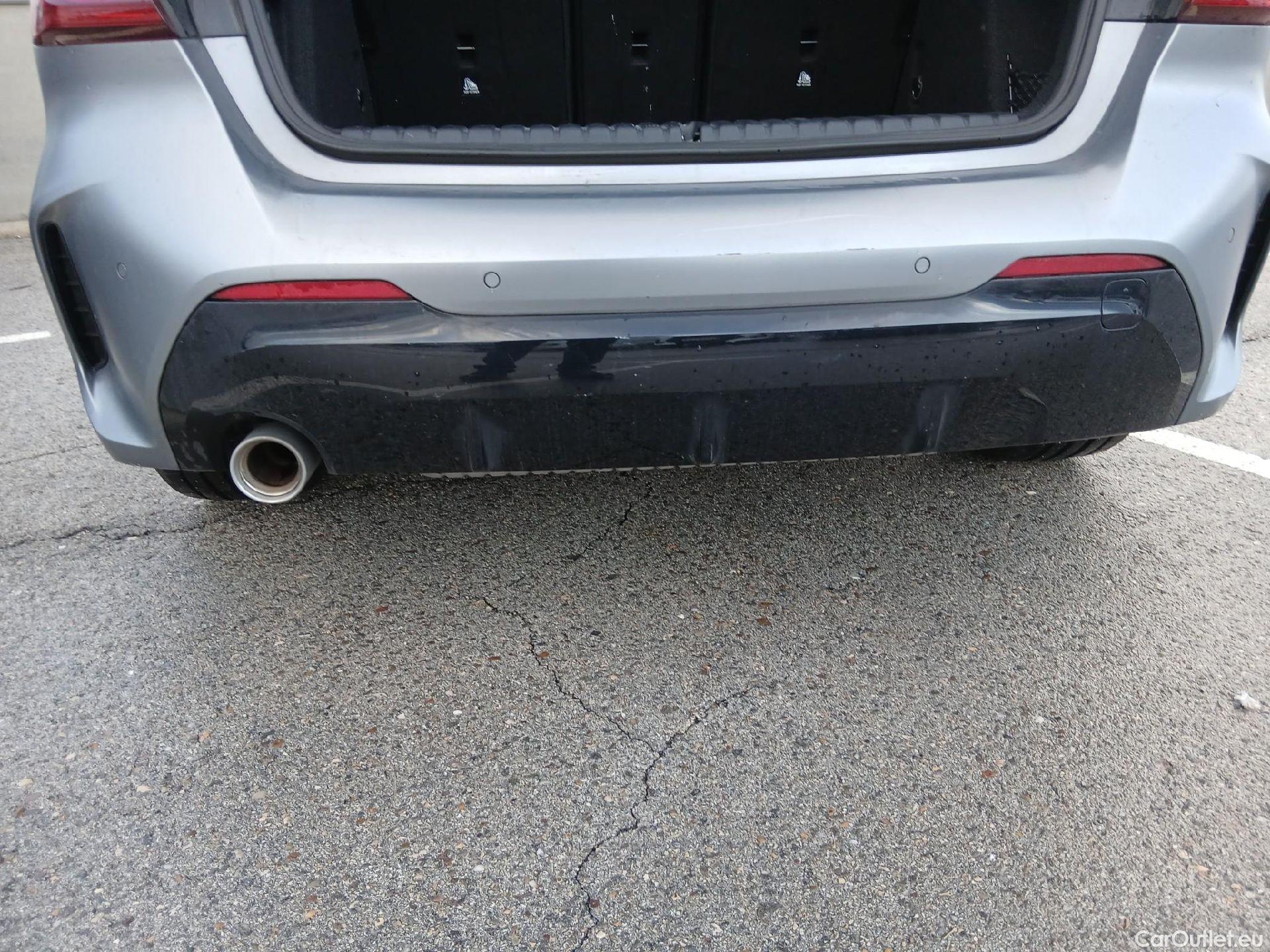  Bmw  Serie 1 BMW  / 2019 / 5P / berlina con portón 118i #24