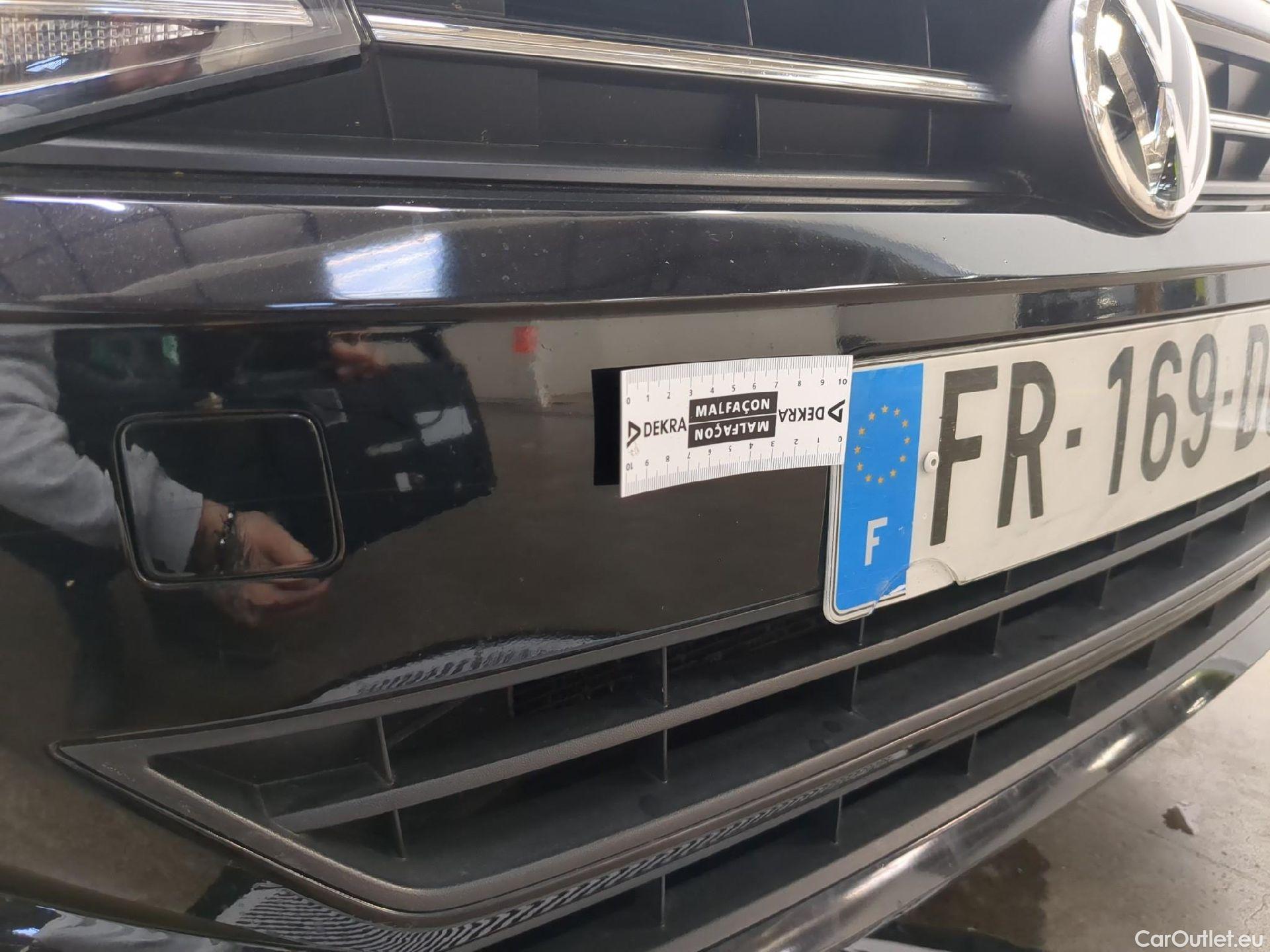  Volkswagen  Polo VOLKSWAGEN  / 2017 / 5P / Berline 1.0 TSI 95 Lounge #9