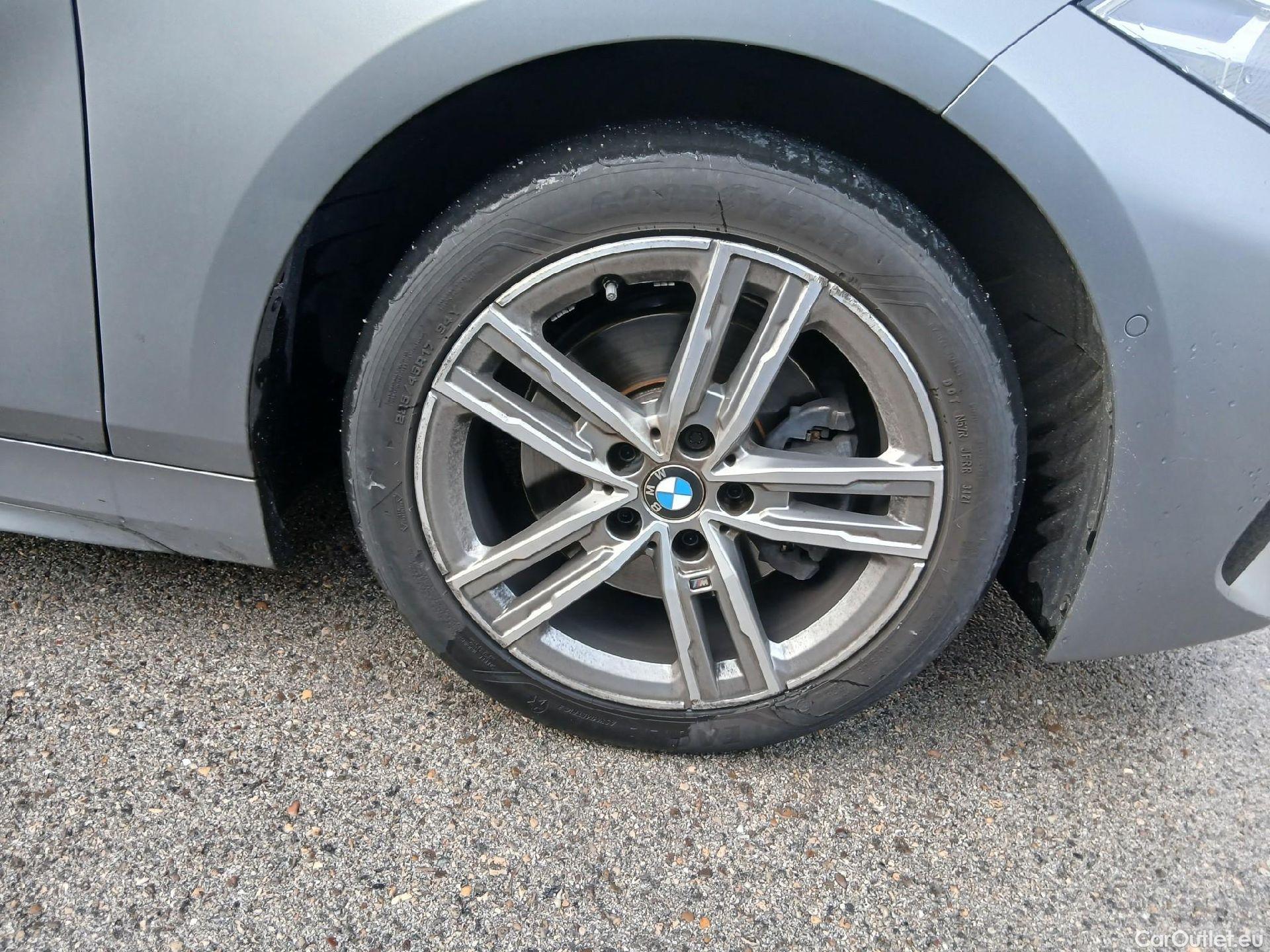  Bmw  Serie 1 BMW  / 2019 / 5P / berlina con portón 118i #42