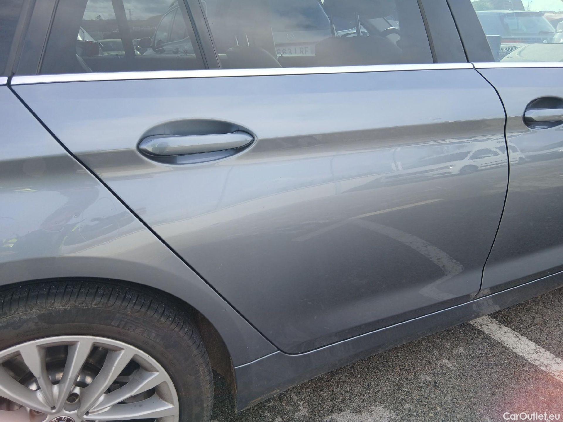  Bmw  Serie 5 BMW  / 2020 / 5P / familiar 520dA Touring #26