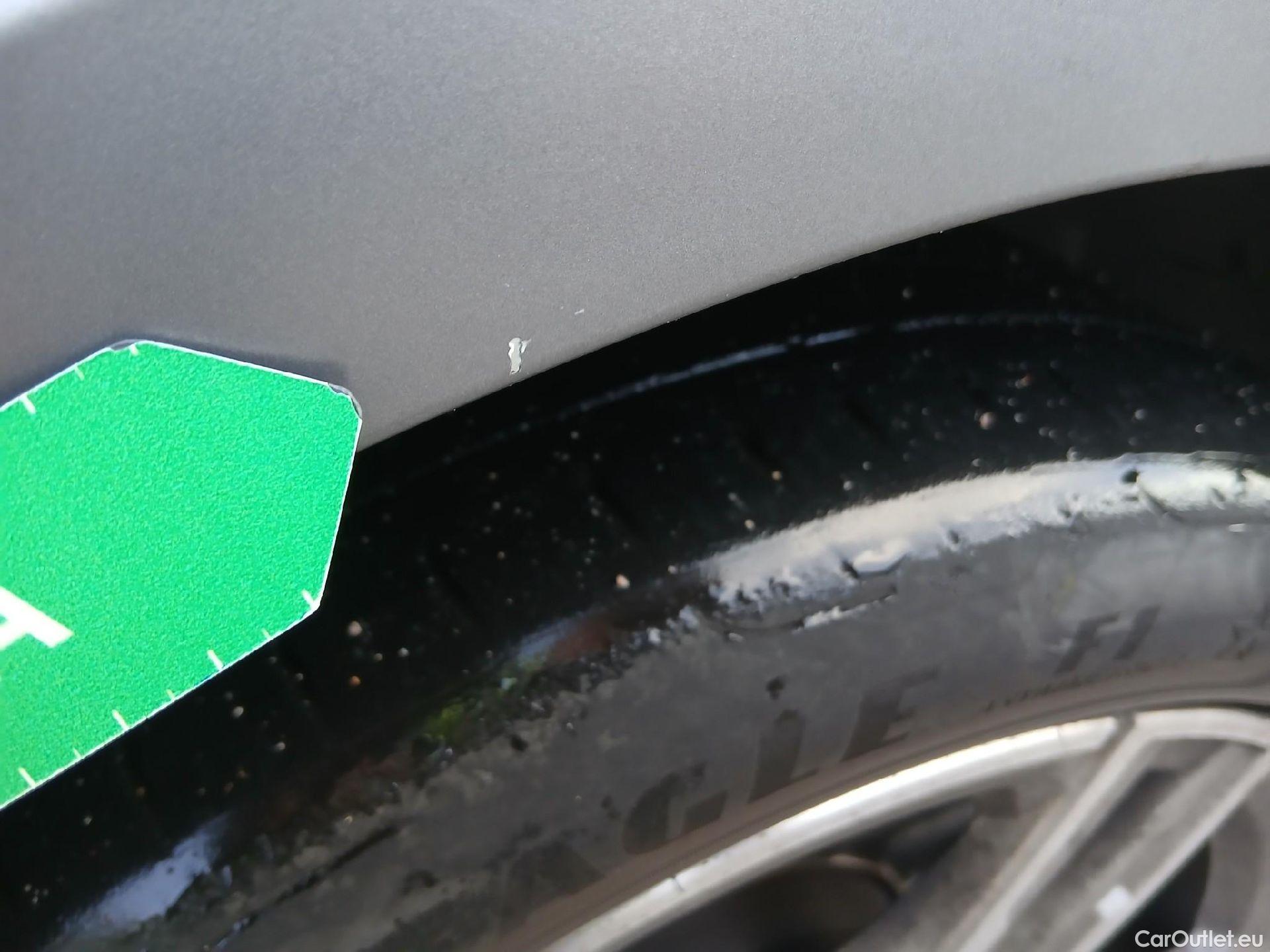  Bmw  Serie 1 BMW  / 2019 / 5P / berlina con portón 118i #12