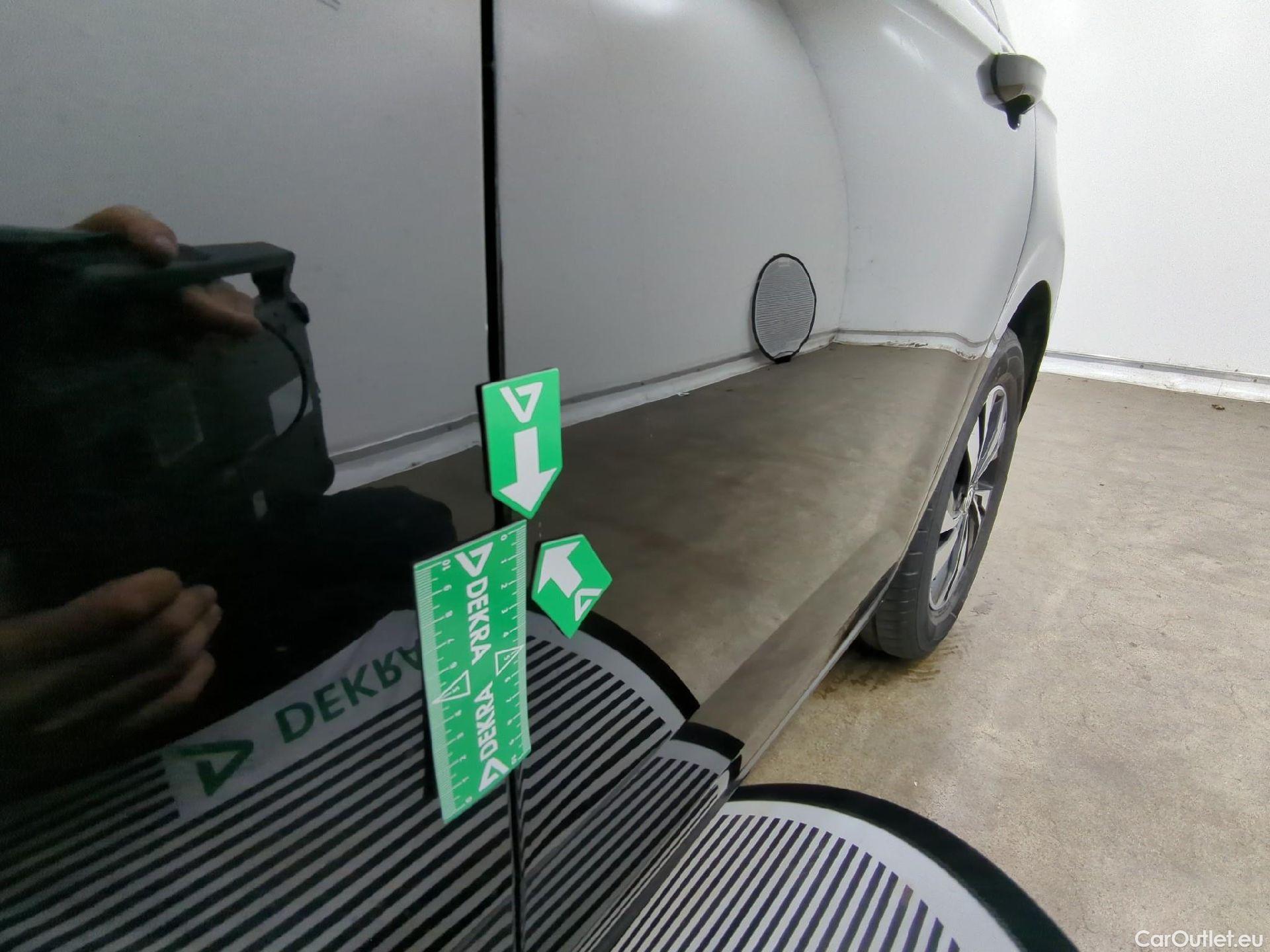  Volkswagen  Polo VOLKSWAGEN  / 2017 / 5P / Berline 1.0 TSI 95 Lounge #17