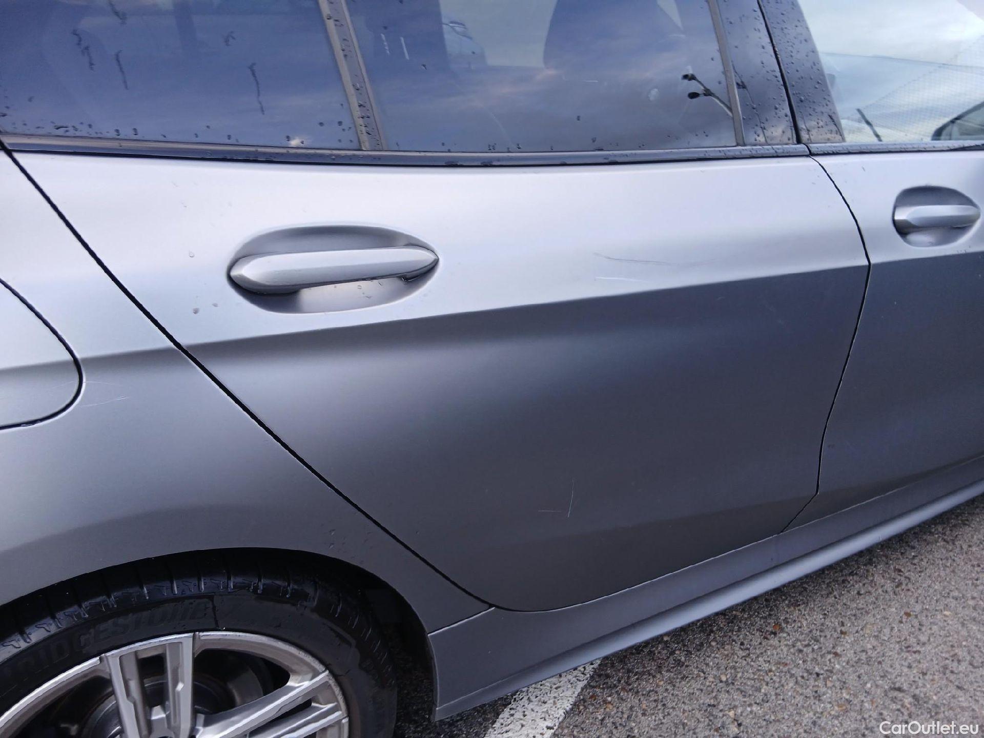  Bmw  Serie 1 BMW  / 2019 / 5P / berlina con portón 118i #35