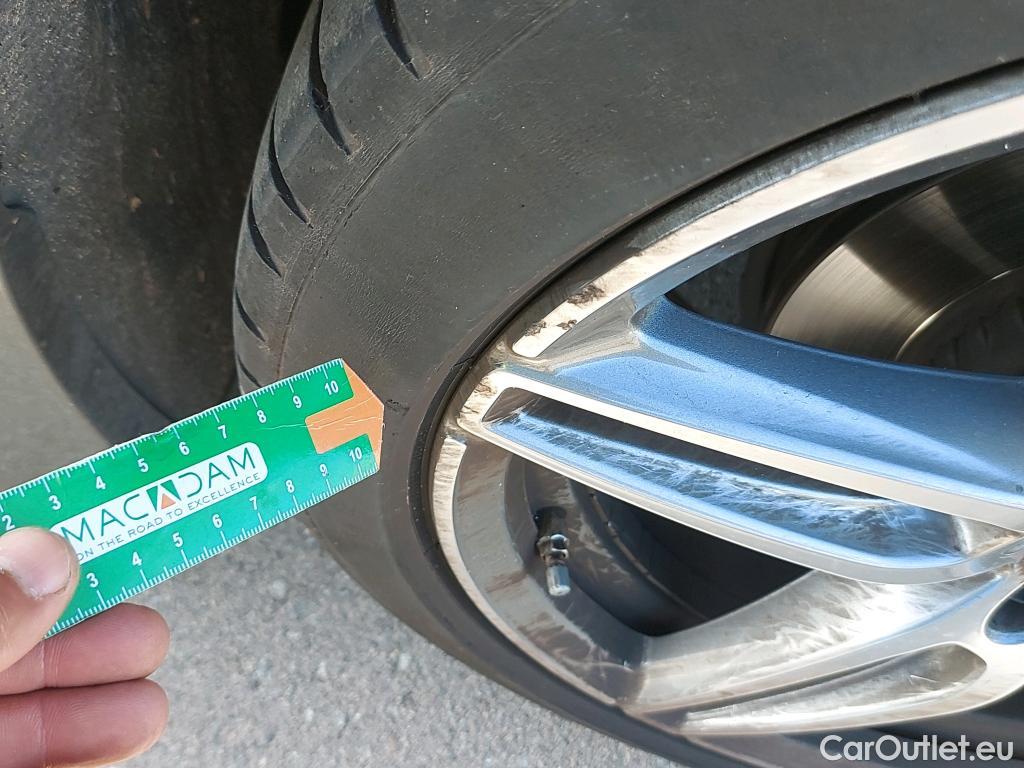  Mercedes  E-Klasse MERCEDES-BENZ Clase E / 2016 / 2P / coupé Coupé E 220 d #8