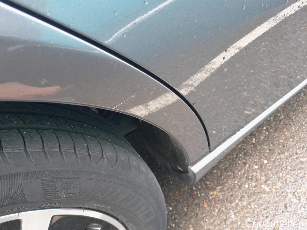  Mercedes  A-Klasse MERCEDES-BENZ Clase A / 2018 / 5P / berlina con portón A 250 e #25