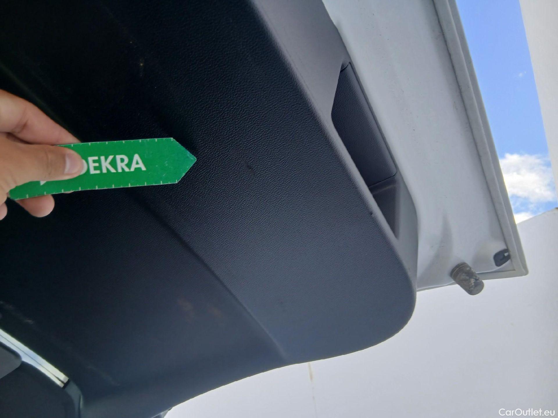  Ford  Kuga FORD  / 2019 / 5P / todoterreno Titanium 2.5 Duratec PHEV 165kW Auto #3