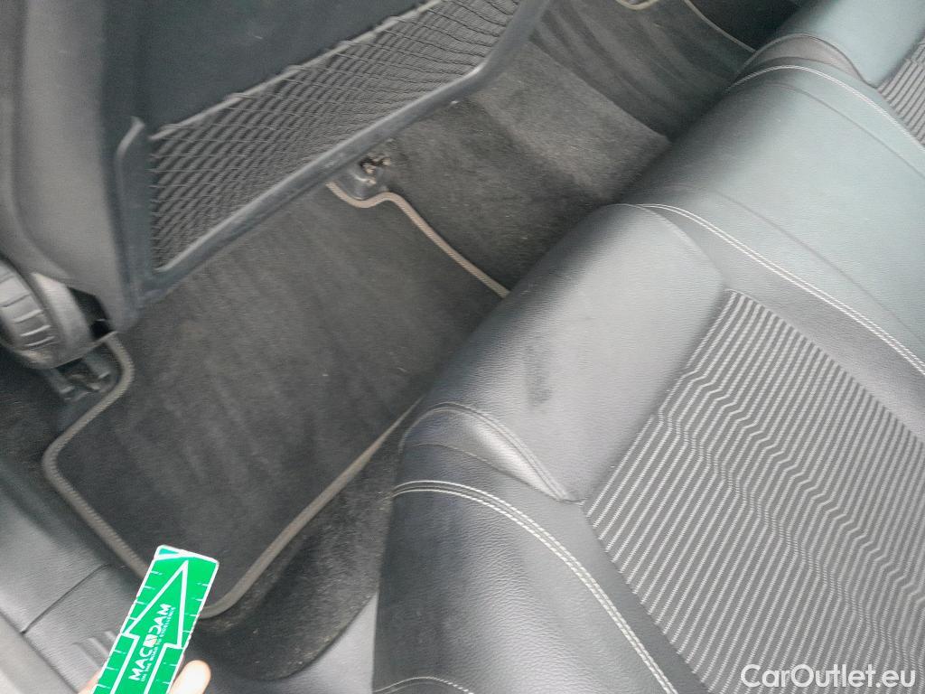  Mercedes  A-Klasse MERCEDES-BENZ Clase A / 2018 / 5P / berlina con portón A 250 e #17