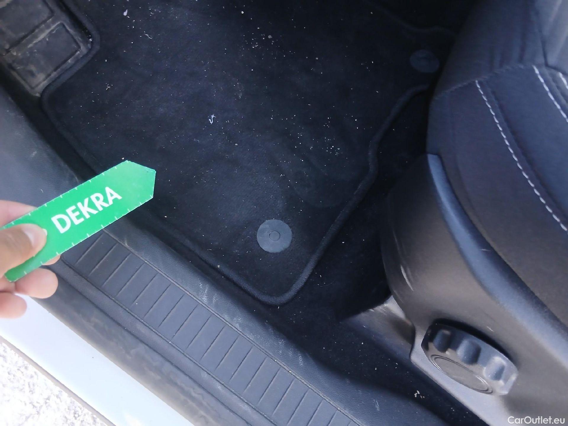  Ford  Kuga FORD  / 2019 / 5P / todoterreno Titanium 2.5 Duratec PHEV 165kW Auto #6