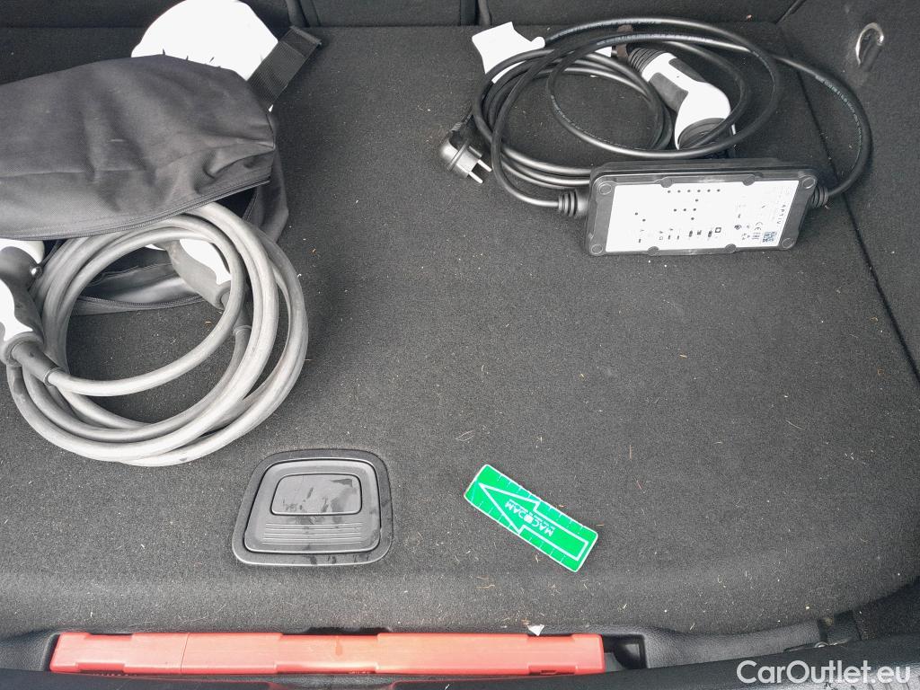  Mercedes  A-Klasse MERCEDES-BENZ Clase A / 2018 / 5P / berlina con portón A 250 e #16