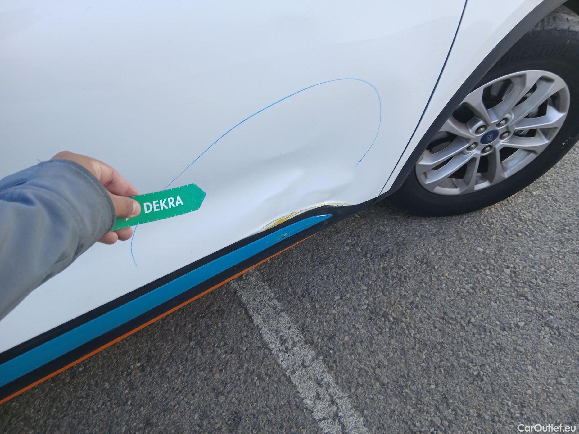  Ford  Kuga FORD  / 2019 / 5P / todoterreno Titanium 2.5 Duratec PHEV 165kW Auto #17