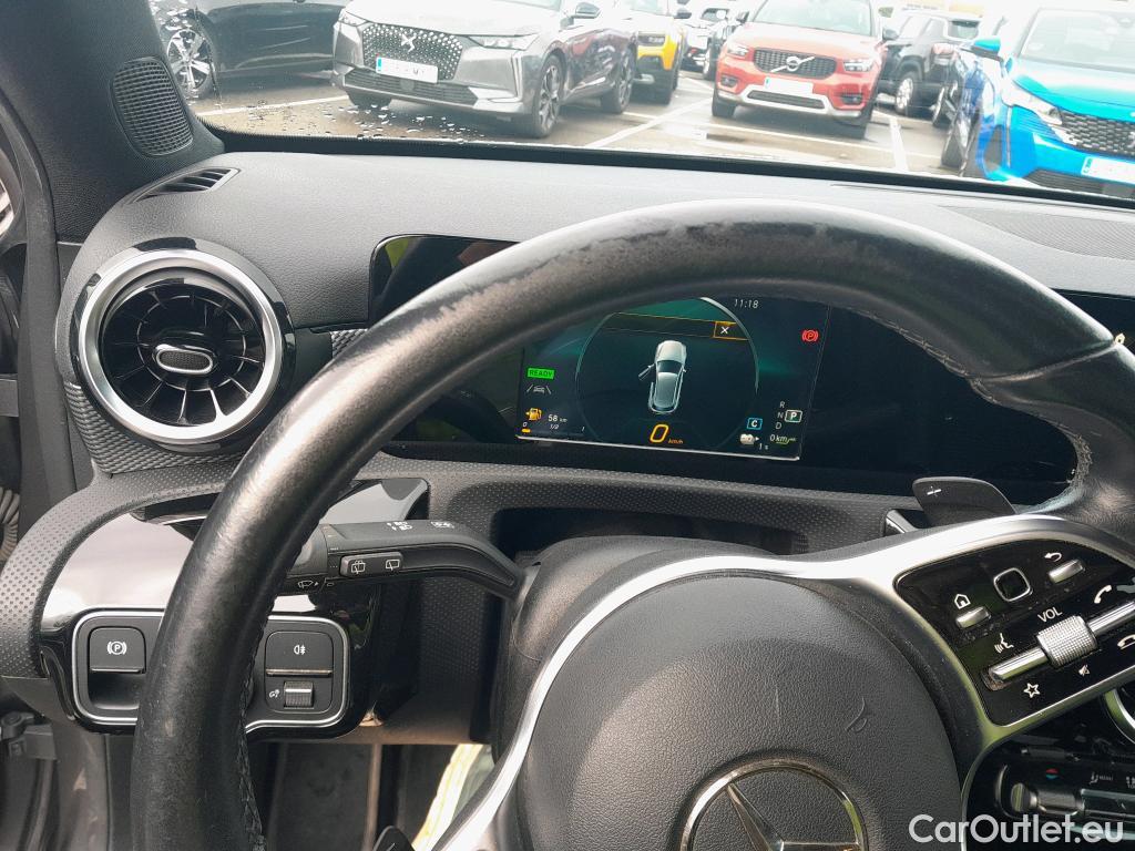  Mercedes  A-Klasse MERCEDES-BENZ Clase A / 2018 / 5P / berlina con portón A 250 e #20