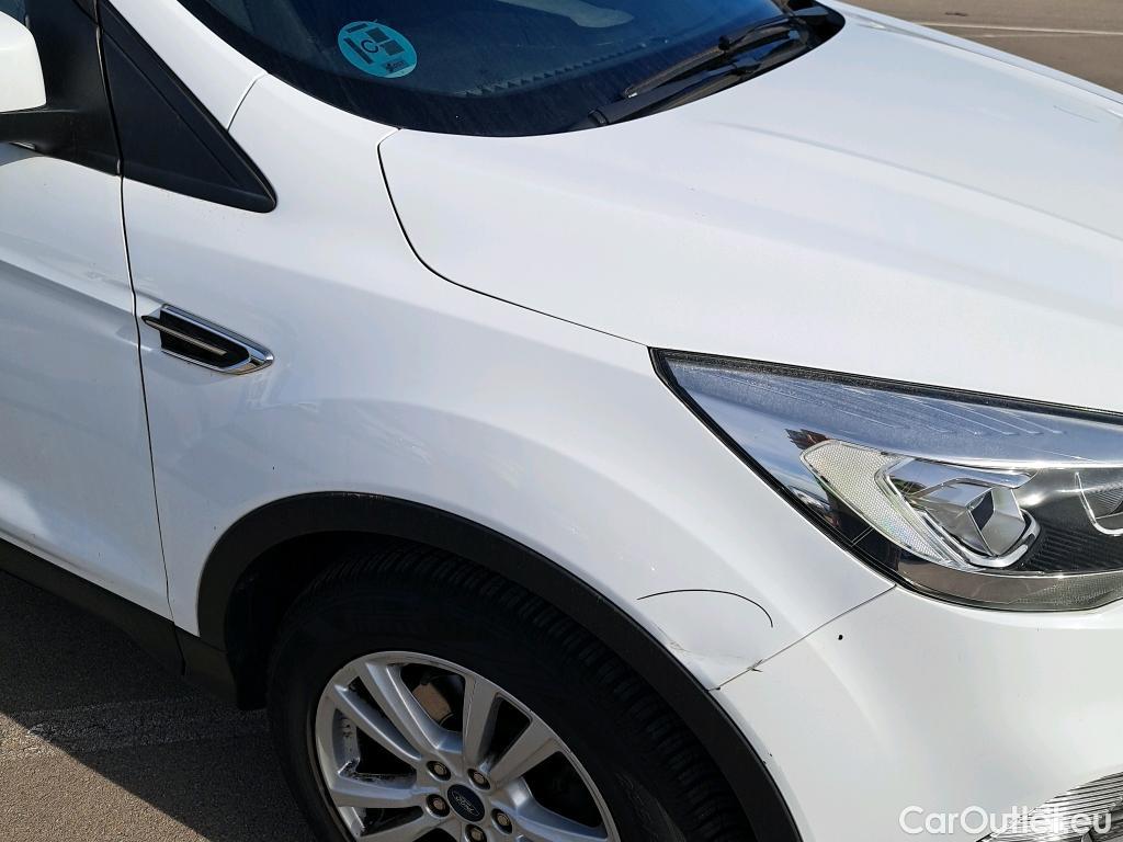  Ford  Kuga FORD  / 2016 / 5P / todoterreno 1.5 EcoBoost 88kW 4x2 Trend+ (CX) #1