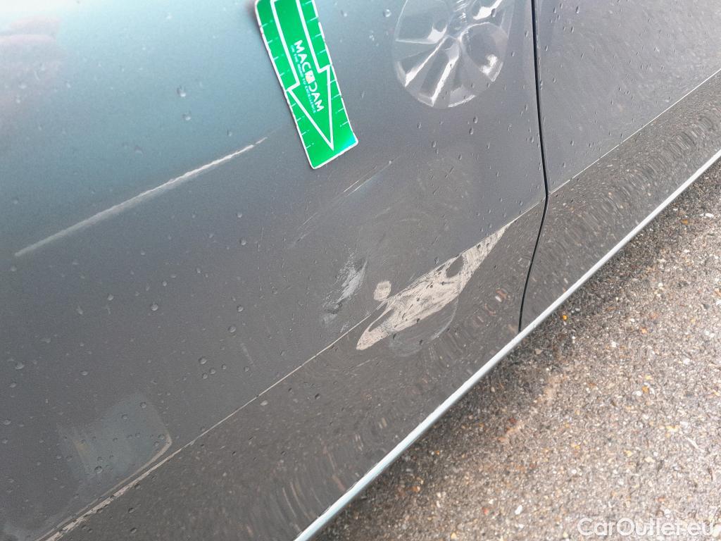  Mercedes  A-Klasse MERCEDES-BENZ Clase A / 2018 / 5P / berlina con portón A 250 e #4