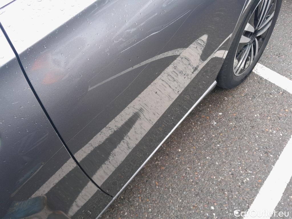  Mercedes  A-Klasse MERCEDES-BENZ Clase A / 2018 / 5P / berlina con portón A 250 e #14