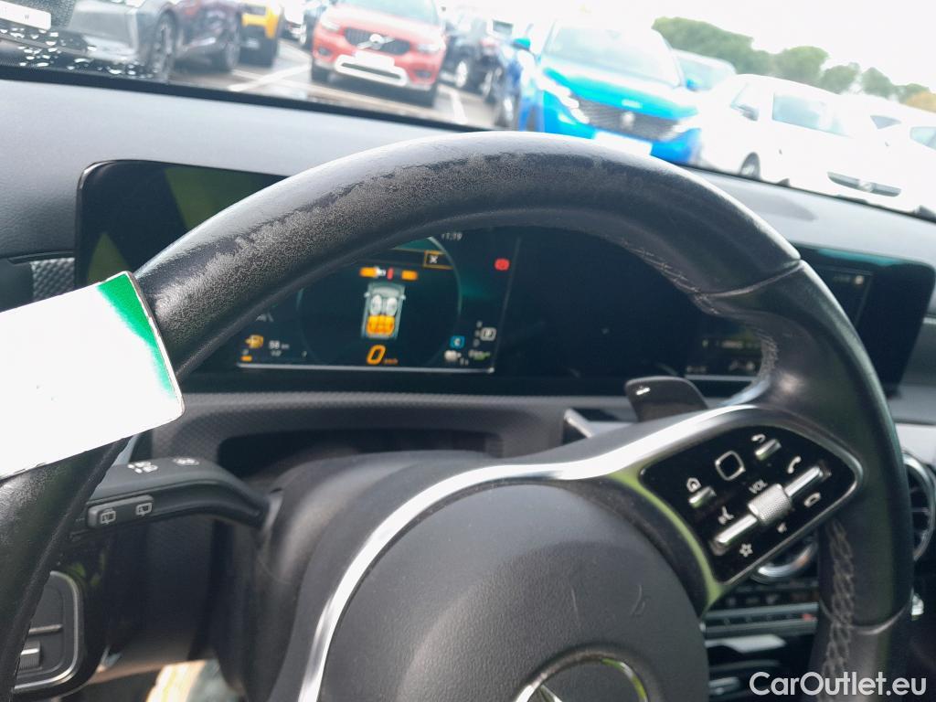  Mercedes  A-Klasse MERCEDES-BENZ Clase A / 2018 / 5P / berlina con portón A 250 e #21