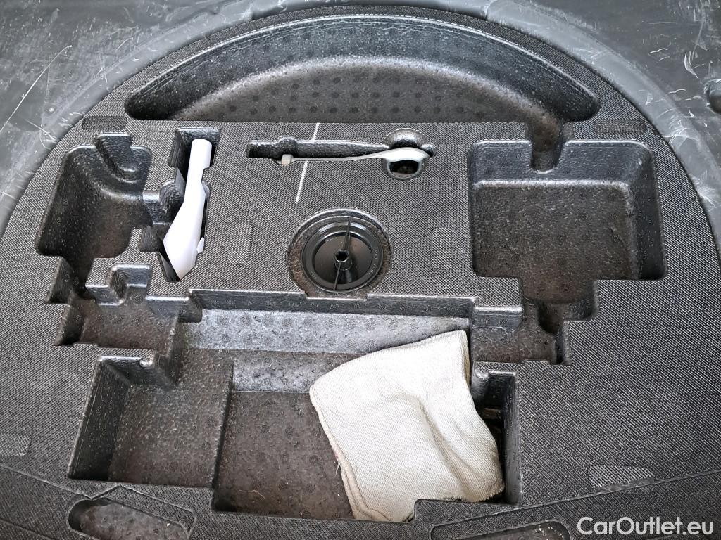  Ford  Kuga FORD  / 2016 / 5P / todoterreno 1.5 EcoBoost 88kW 4x2 Trend+ (CX) #5