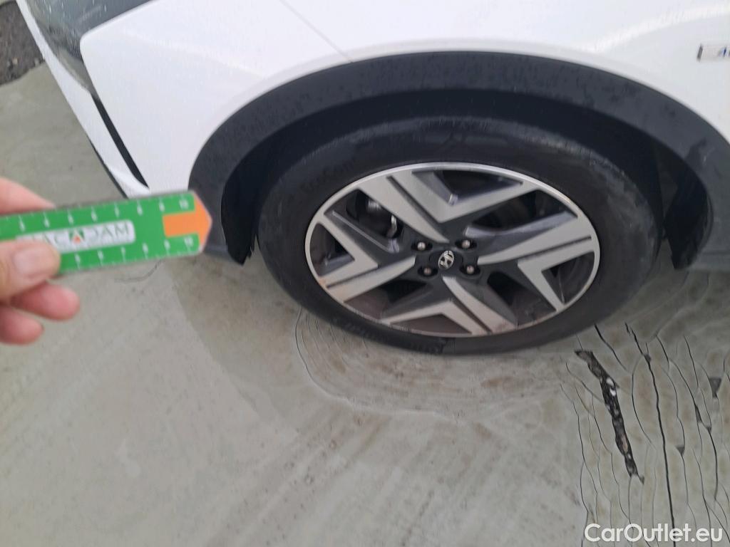  Hyundai  Bayon HYUNDAI  / 2021 / 5P / todoterreno 1.0 TGDI 88kW (120CV) 48V Style DCT 2C #1