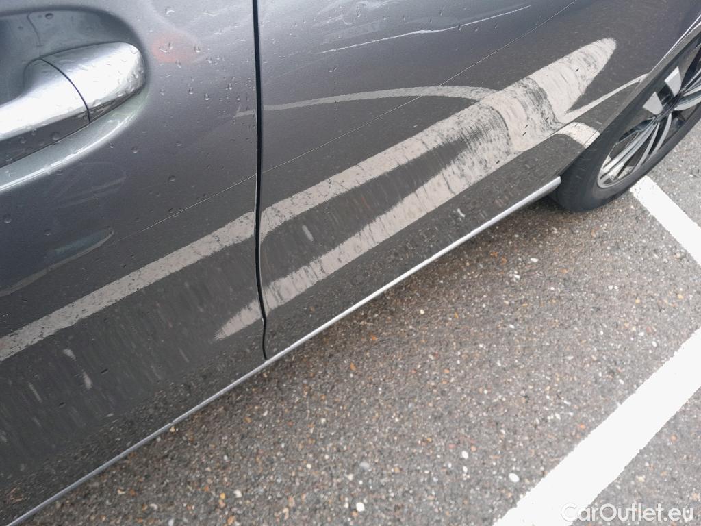  Mercedes  A-Klasse MERCEDES-BENZ Clase A / 2018 / 5P / berlina con portón A 250 e #9