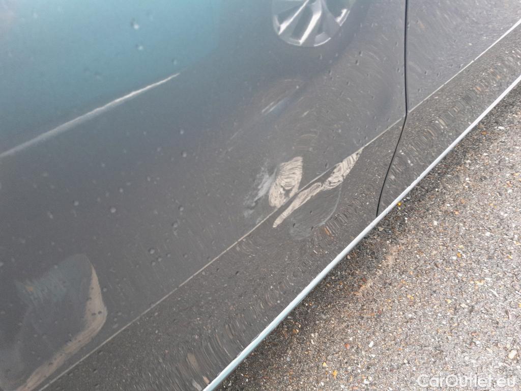  Mercedes  A-Klasse MERCEDES-BENZ Clase A / 2018 / 5P / berlina con portón A 250 e #3