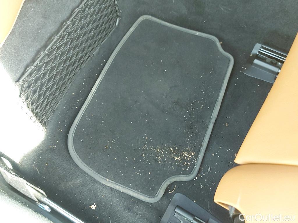  Mercedes  E-Klasse MERCEDES-BENZ Clase E / 2016 / 2P / coupé Coupé E 220 d #35