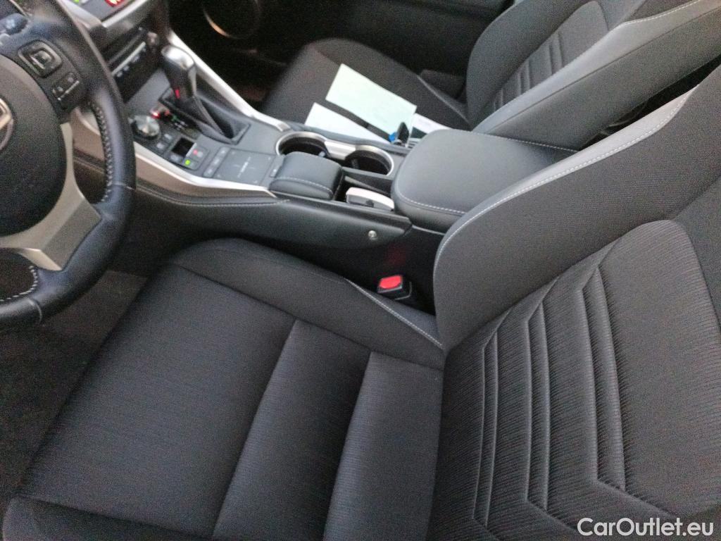  Lexus  NX LEXUS  / 2017 / 5P / todoterreno 2.5 300h Business Navigation 2WD #20