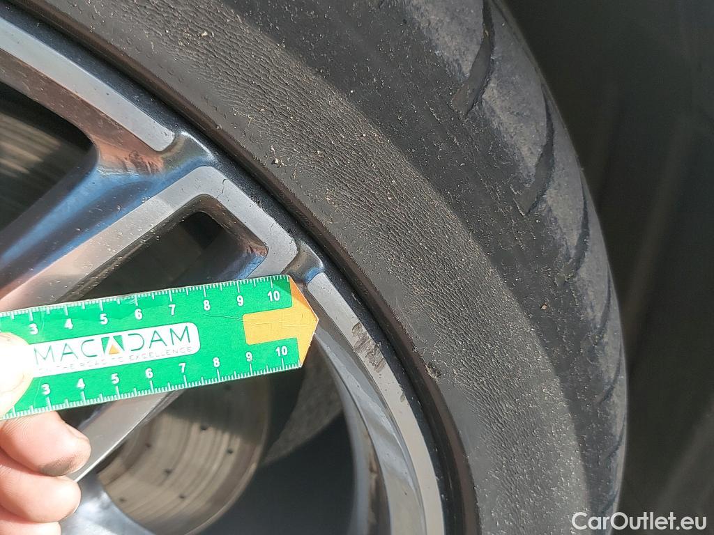  Mercedes  E-Klasse MERCEDES-BENZ Clase E / 2016 / 2P / coupé Coupé E 220 d #4