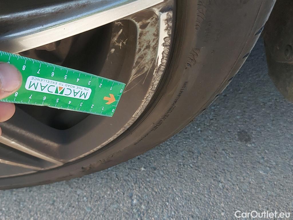  Mercedes  E-Klasse MERCEDES-BENZ Clase E / 2016 / 2P / coupé Coupé E 220 d #10