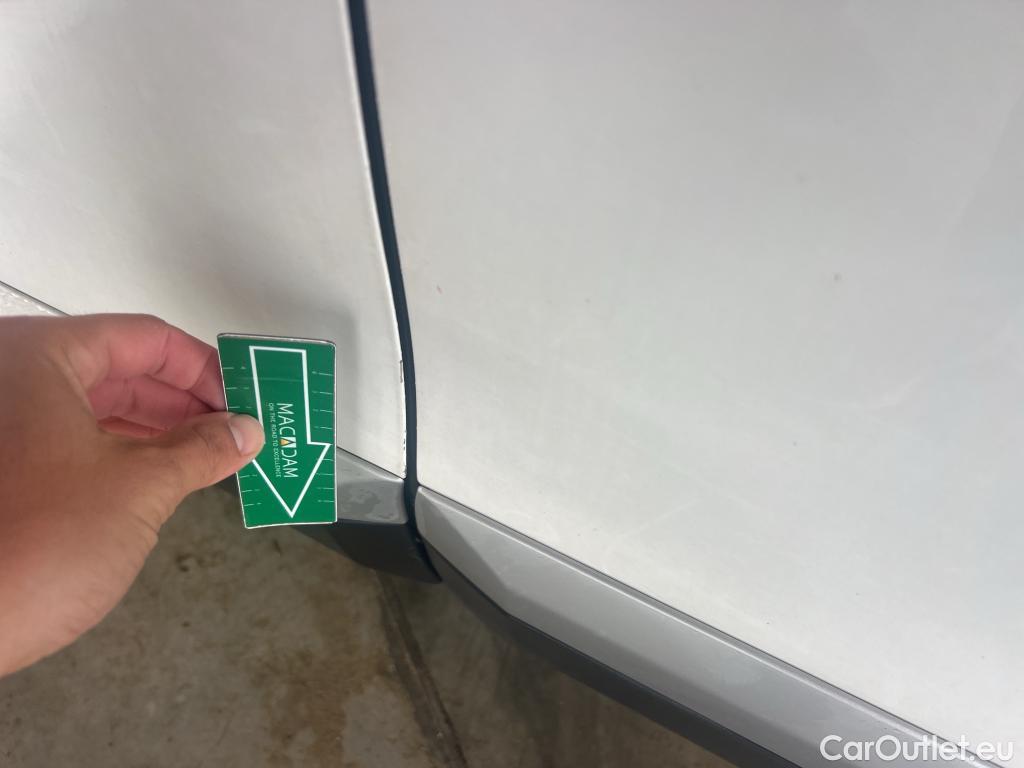  Peugeot  2008 PEUGEOT  / 2019 / 5P / todoterreno Allure Pack Puretech 130 S&S EAT8 (AC) #5