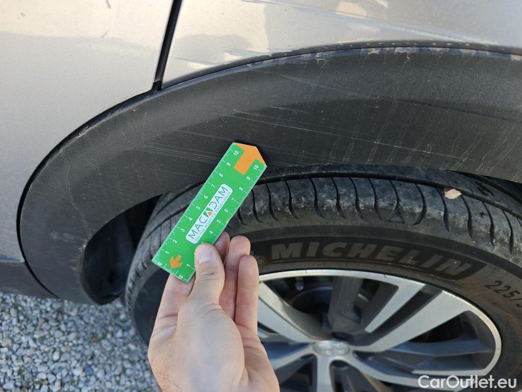  Peugeot  3008  Allure Pack 1.5 HDi 130CV AT8 E6d #25