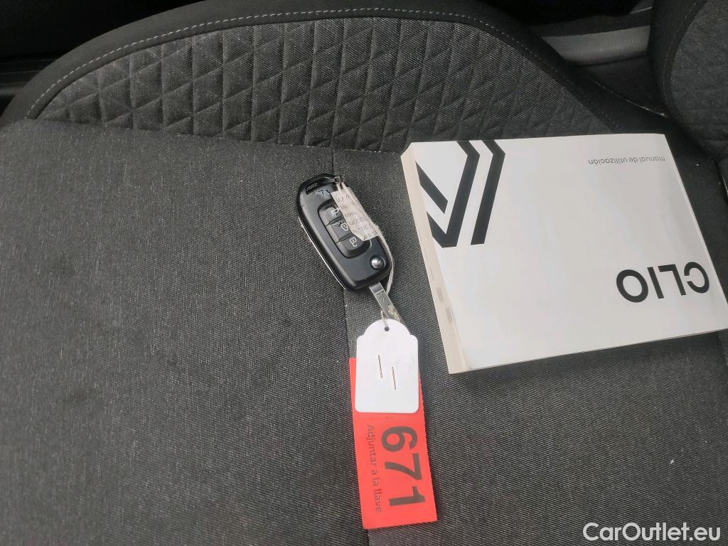  Renault  Clio RENAULT  / 2019 / 5P / berlina con portón Equilibre Blue dCi 74kW (100CV) #1