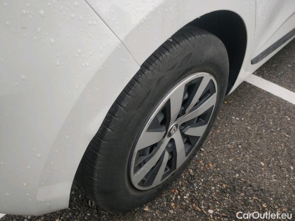  Renault  Clio RENAULT  / 2019 / 5P / berlina con portón Equilibre Blue dCi 74kW (100CV) #17