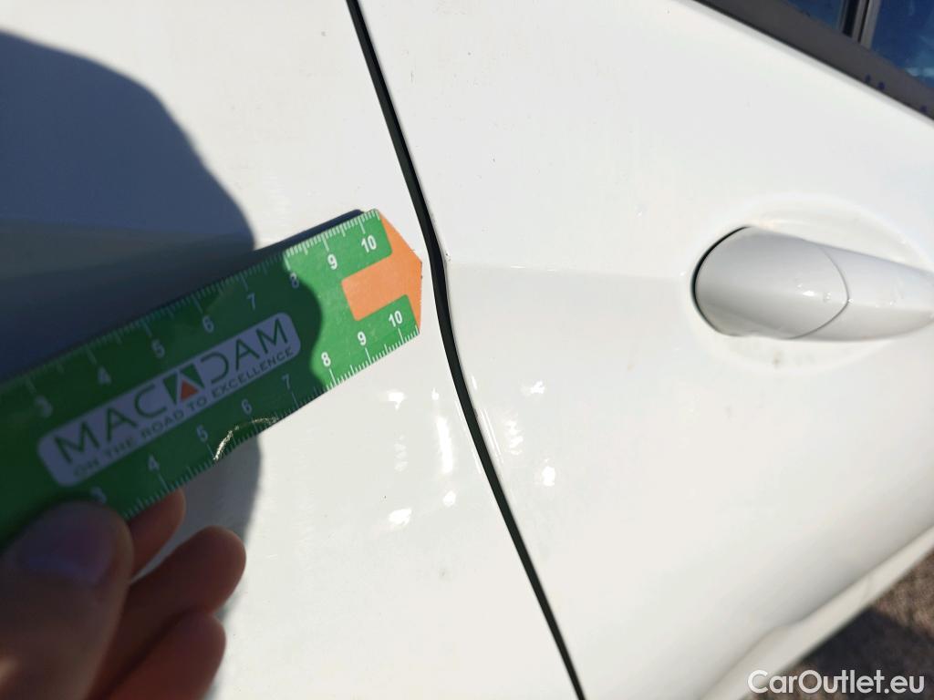  Land Rover  Discovery OPEL Insignia / 2020 / 5P / berlina con portón GS Business Edition 1.5D DVH 90kW MT6 #32