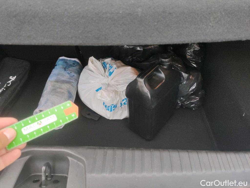  Renault  Clio RENAULT  / 2019 / 5P / berlina con portón Equilibre Blue dCi 74kW (100CV) #28