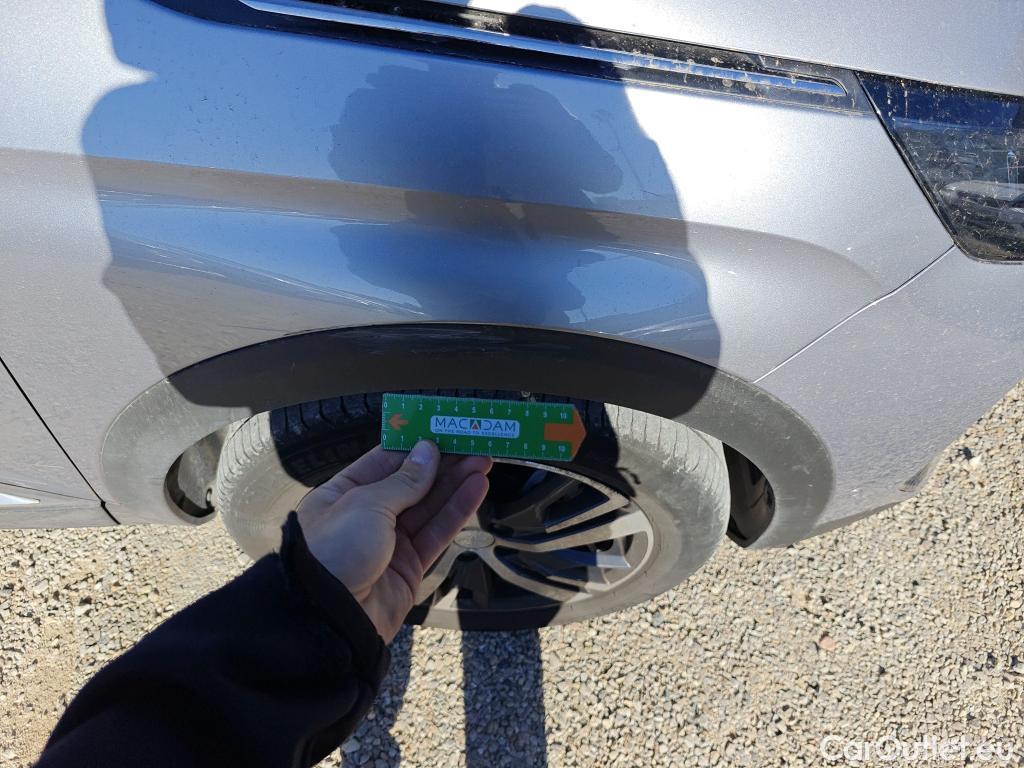  Peugeot  3008  Allure Pack 1.5 HDi 130CV AT8 E6d #29