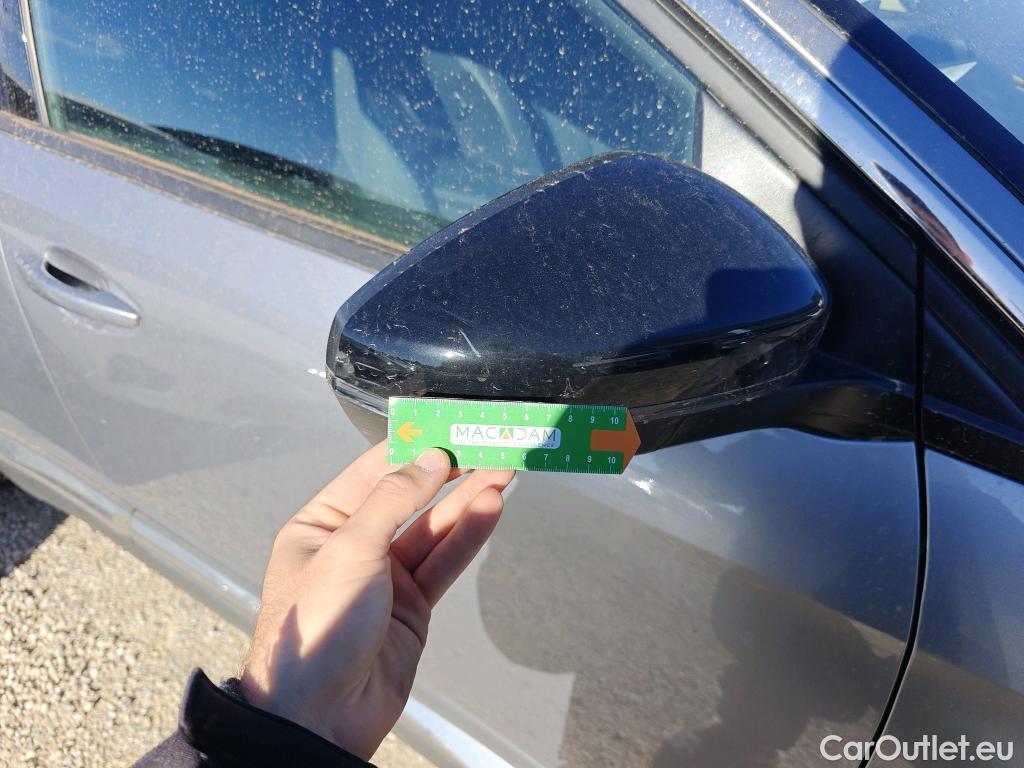  Peugeot  3008  Allure Pack 1.5 HDi 130CV AT8 E6d #38