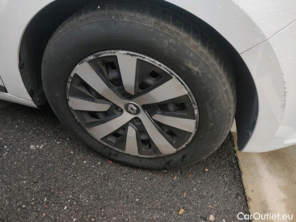  Renault  Clio RENAULT  / 2019 / 5P / berlina con portón Equilibre Blue dCi 74kW (100CV) #19