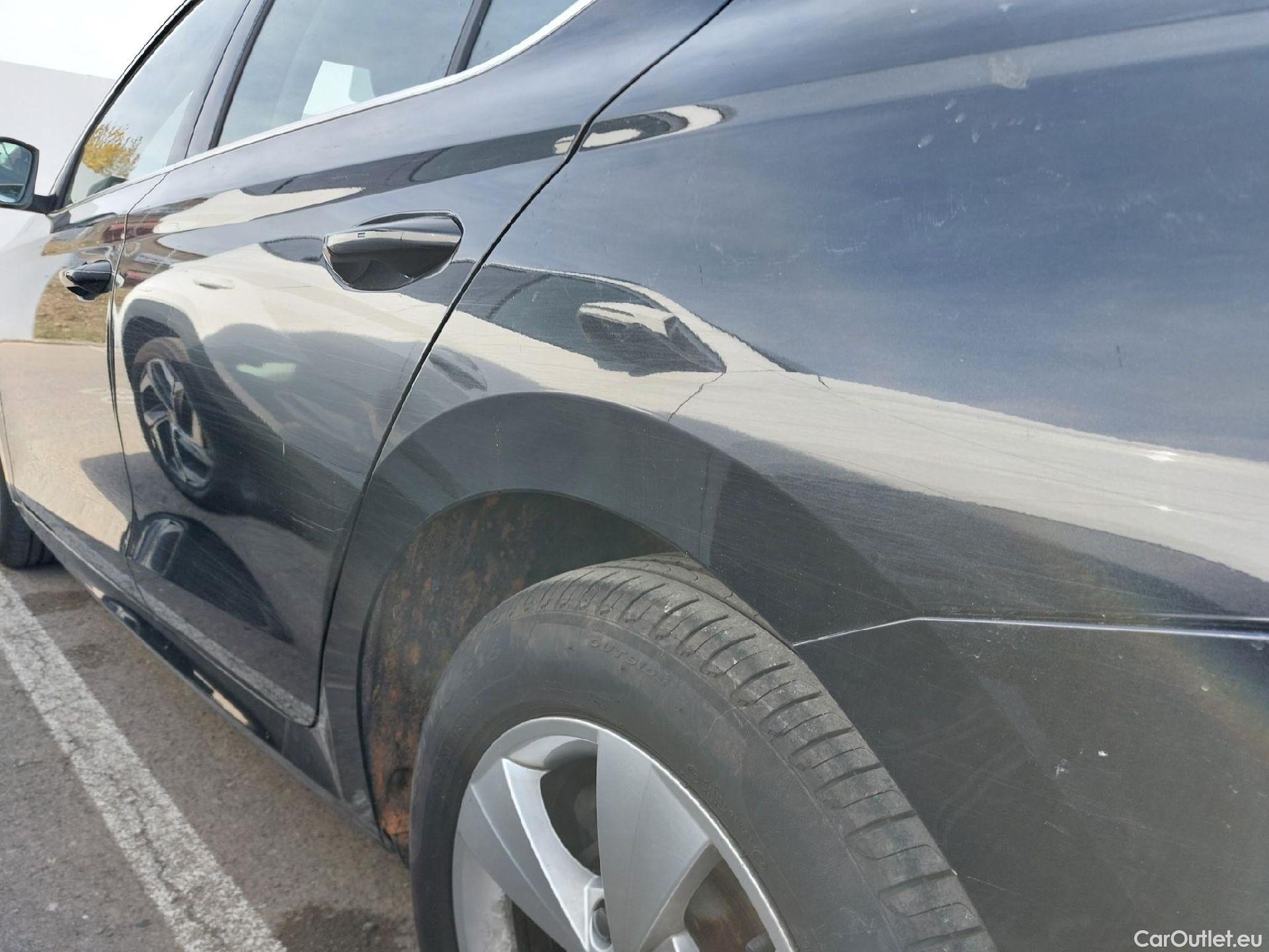  Skoda  Octavia SKODA  / 2020 / 5P / berlina con portón 1.5 TSI 110kW (150 CV) Manual Ambition #6