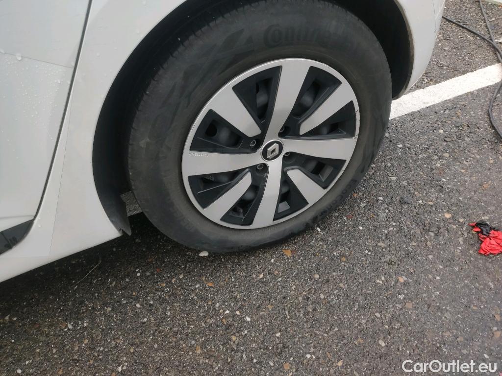  Renault  Clio RENAULT  / 2019 / 5P / berlina con portón Equilibre Blue dCi 74kW (100CV) #15