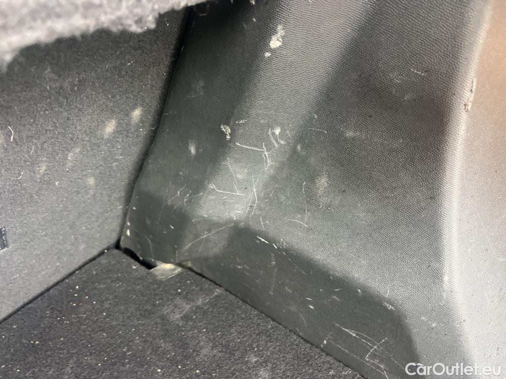  Peugeot  2008 PEUGEOT  / 2019 / 5P / todoterreno Allure Pack Puretech 130 S&S EAT8 (AC) #11