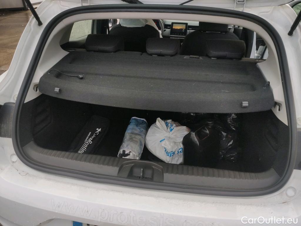  Renault  Clio RENAULT  / 2019 / 5P / berlina con portón Equilibre Blue dCi 74kW (100CV) #27